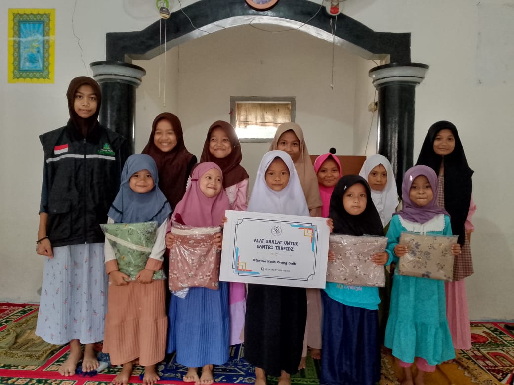 Bersama Menyokong Program Pemenuhan Kebutuhan Dasar Santri