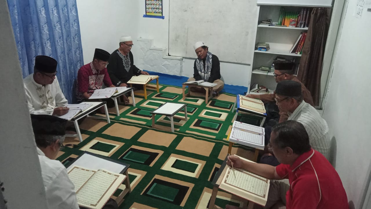 Tidak Ada Kata Terlambat: Belajar Al-Qur’an di Usia Senja